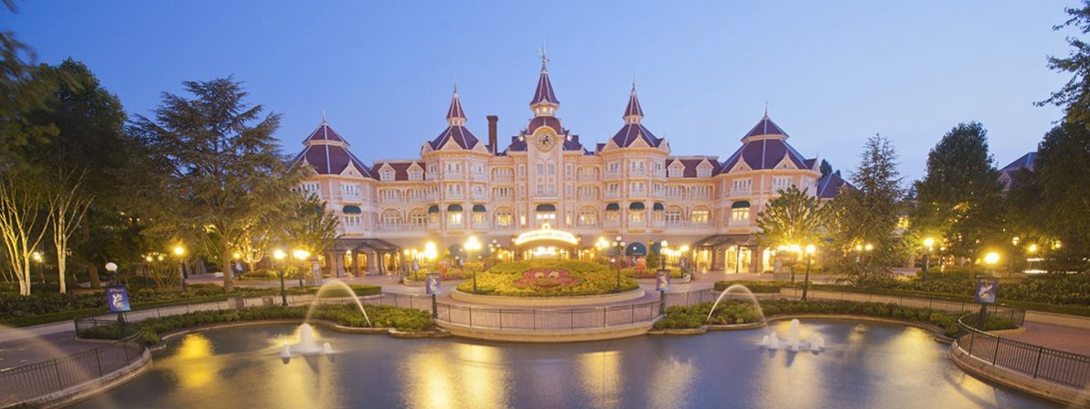 El Disneyland Hotel a la entrada de Disneyland Paris